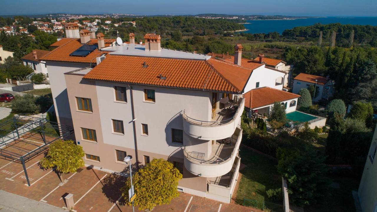 Apartments Oliva Premantura Exterior foto